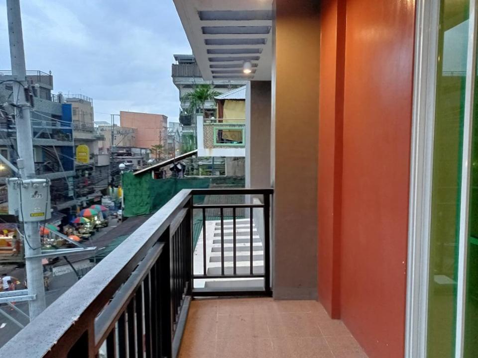 פאסאי Spacious Cozy Room For Rent Near Naia מראה חיצוני תמונה